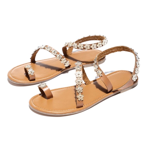 NWT Chic Roman-Inspired Strappy Sandals - Picture 3 of 8